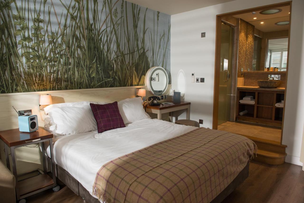 Judge'S Lodging York Exterior foto A bedroom at The River Lee Hotel